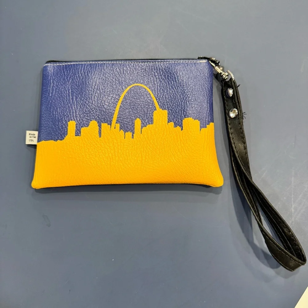 Anne Cate St. Louis MO Skyline Wristlet Clutch Purse